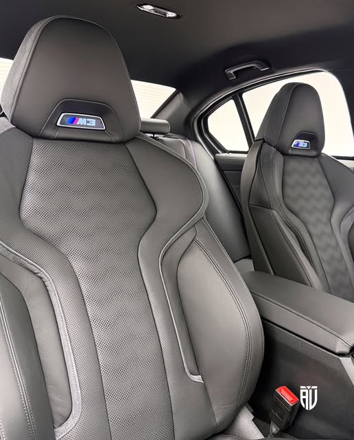 BMW M3 COMPETITION - Imagem 15