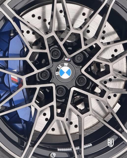 BMW M3 COMPETITION - Imagem 6