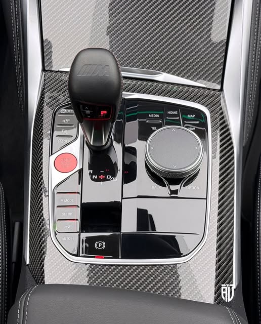 BMW M3 COMPETITION - Imagem 9