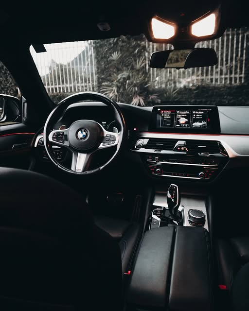 BMW 530E M SPORT - Imagem 3