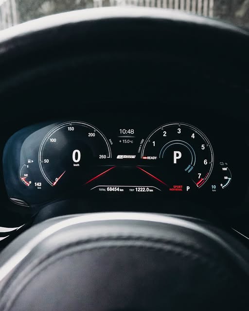 BMW 530E M SPORT - Imagem 4