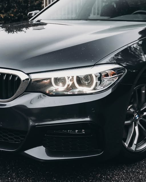 BMW 530E M SPORT - Imagem 9
