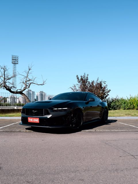 FORD MUSTANG DARK HORSE - Imagem 1