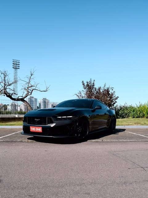 FORD MUSTANG DARK HORSE