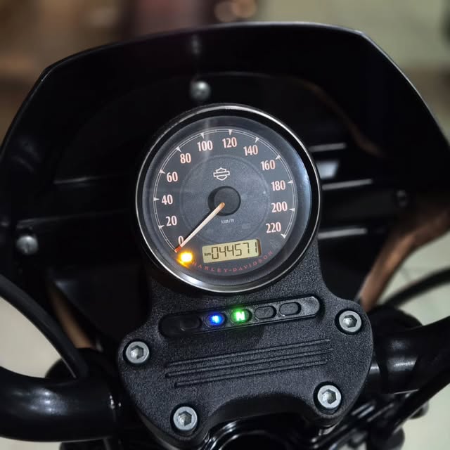 HARLEY-DAVIDSON IRON 883 - Imagem 4