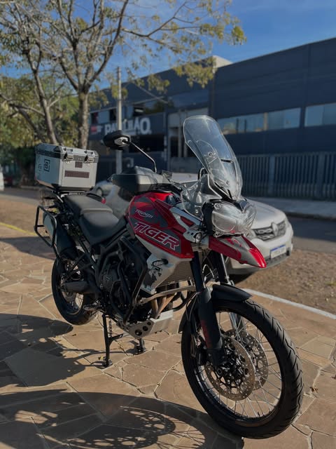TRIUMPH TIGER 800 XCA - Imagem 1