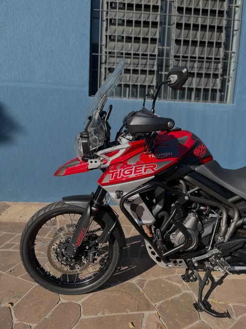 TRIUMPH TIGER 800 XCA - Imagem 5