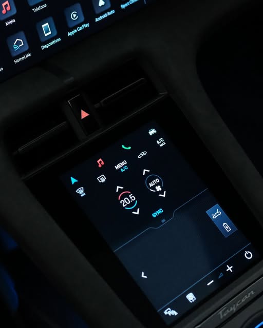 PORSCHE TAYCAN 4 GTS - Imagem 4