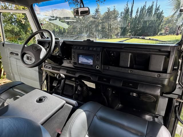 LAND ROVER DEFENDER - Imagem 18
