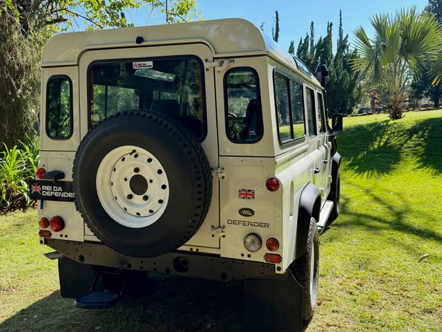 LAND ROVER DEFENDER - Imagem 5
