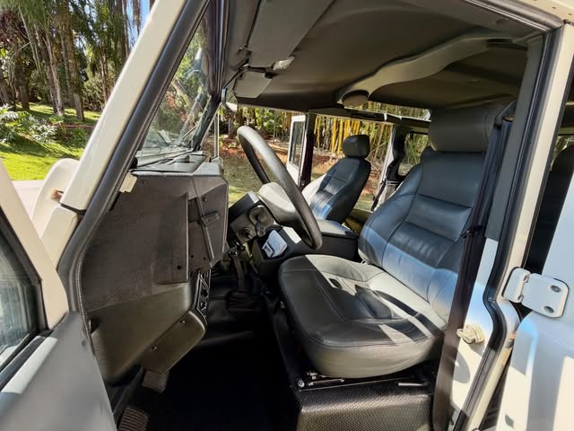 LAND ROVER DEFENDER - Imagem 6