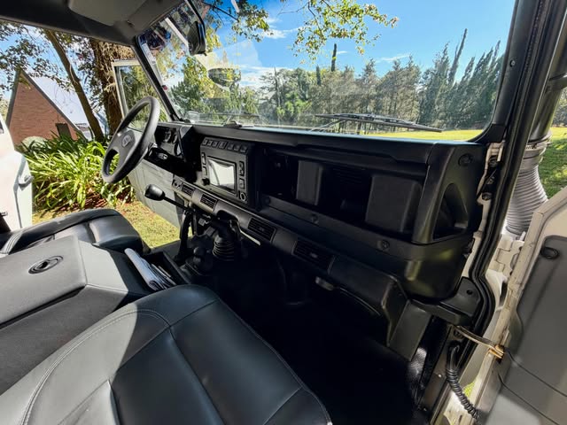 LAND ROVER DEFENDER - Imagem 8