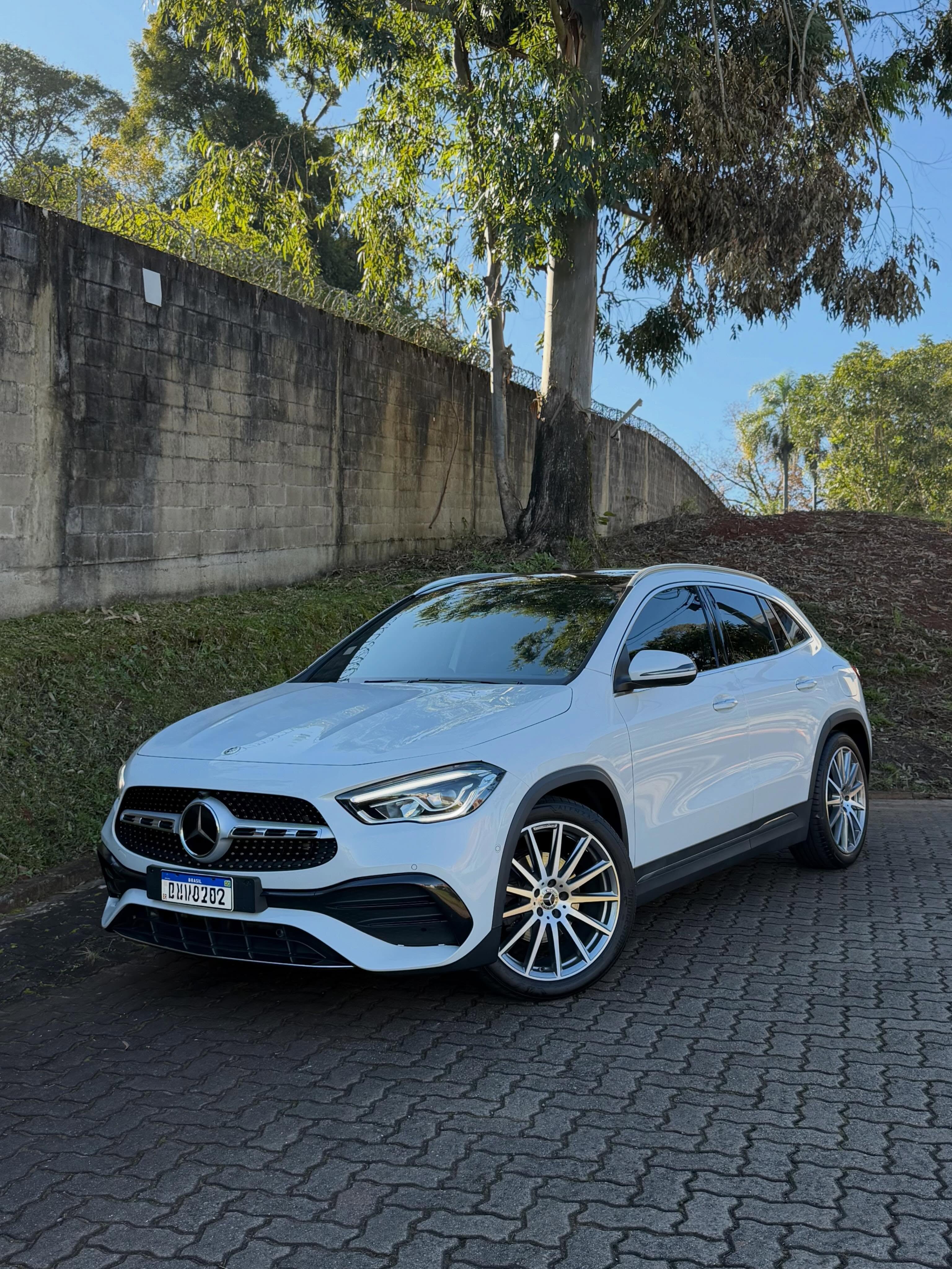 MERCEDES-BENZ GLA 200 AMG LINE - Imagem 1