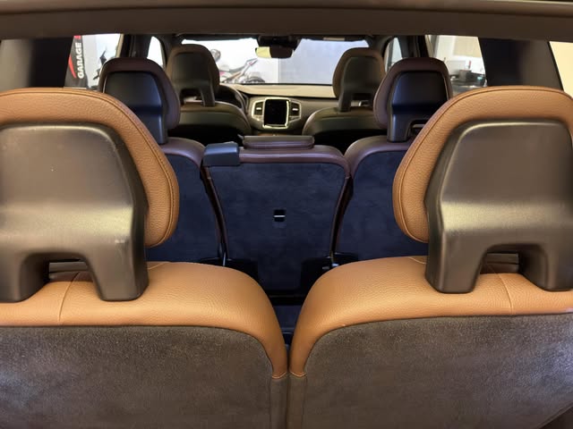 VOLVO XC90 T6 MOMENTUM - Imagem 12