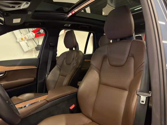 VOLVO XC90 T6 MOMENTUM - Imagem 7