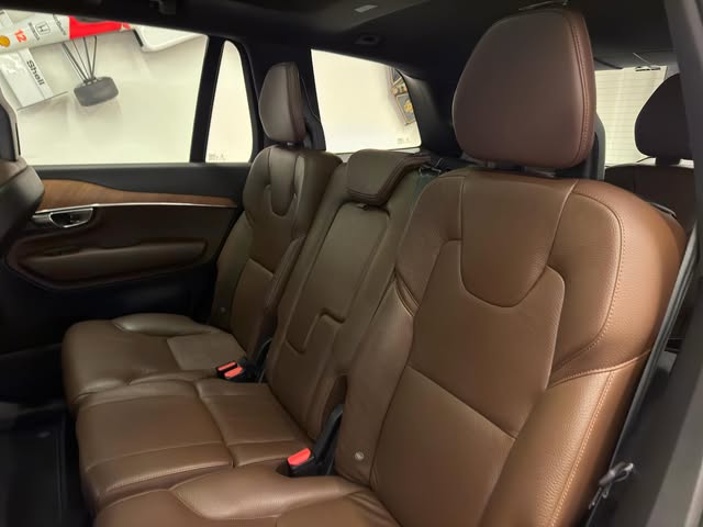 VOLVO XC90 T6 MOMENTUM - Imagem 8