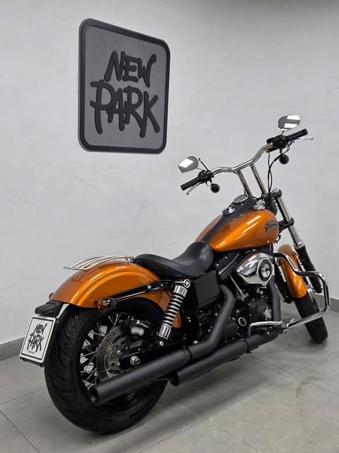 HARLEY-DAVIDSON DYNA STREET BOB
