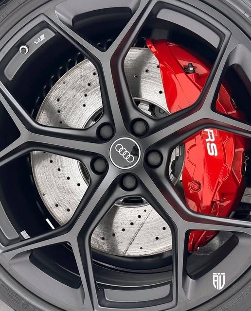AUDI RS6 AVANT PERFORMANCE - Imagem 5