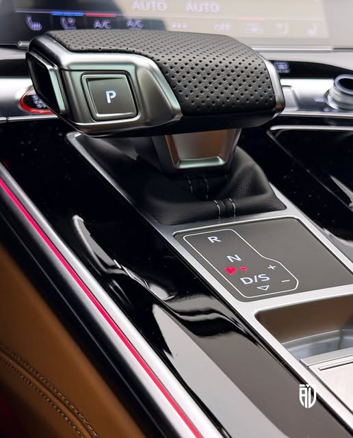 AUDI RS6 AVANT PERFORMANCE - Imagem 9