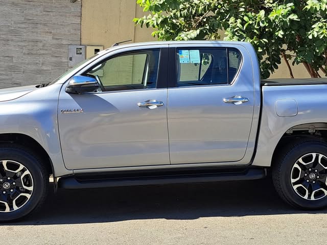 TOYOTA HILUX SRX - Imagem 2