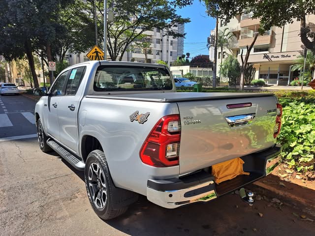 TOYOTA HILUX SRX - Imagem 4