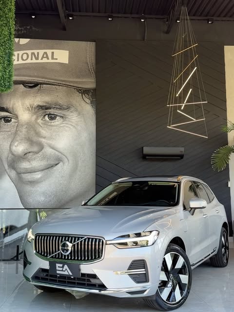 VOLVO XC60 T8 RECHARGE ULTIMATE AWD GEARTRONIC - Imagem 2