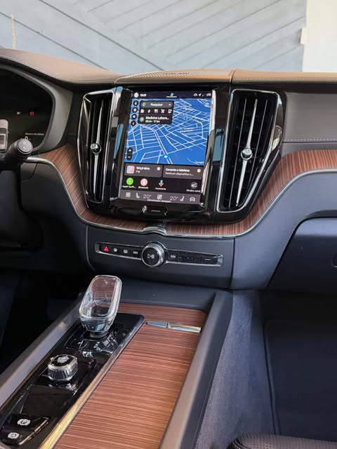 VOLVO XC60 T8 RECHARGE ULTIMATE AWD GEARTRONIC - Imagem 11
