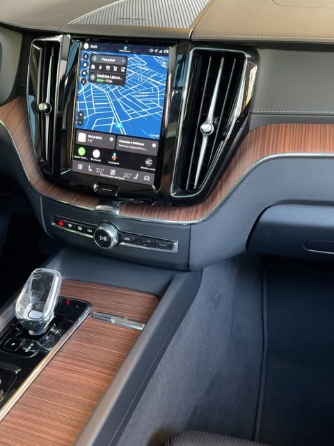 VOLVO XC60 T8 RECHARGE ULTIMATE AWD GEARTRONIC - Imagem 12