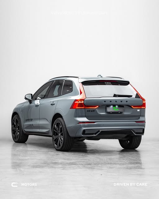 VOLVO XC60 T8 ULTIMATE DARK - Imagem 4