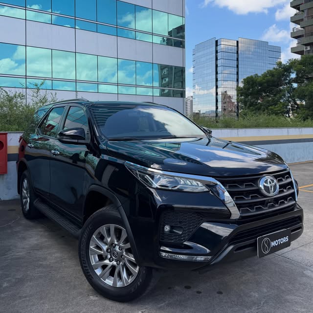 TOYOTA HILUX SW4 SRV - Imagem 1