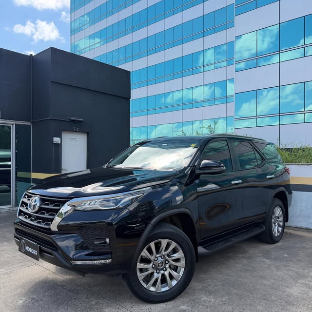 TOYOTA HILUX SW4 SRV - Imagem 3
