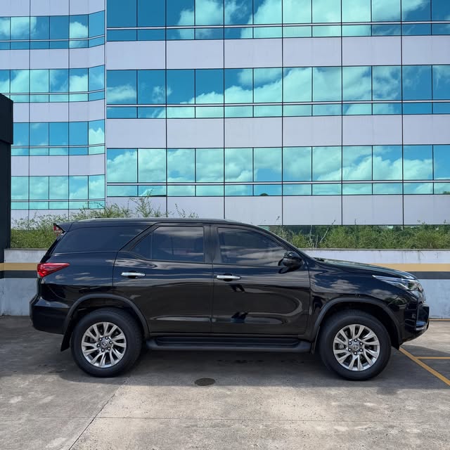 TOYOTA HILUX SW4 SRV - Imagem 4