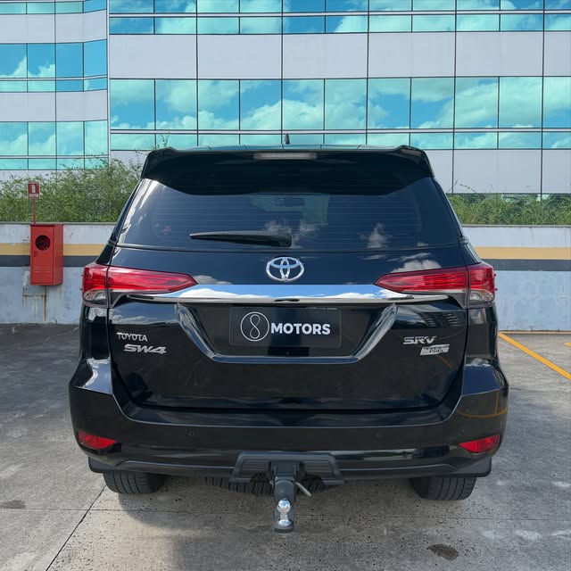 TOYOTA HILUX SW4 SRV - Imagem 7