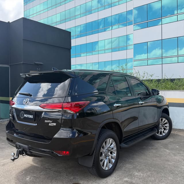 TOYOTA HILUX SW4 SRV - Imagem 8
