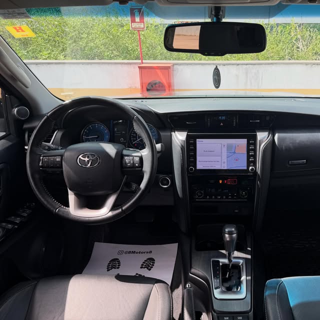 TOYOTA HILUX SW4 SRV - Imagem 9