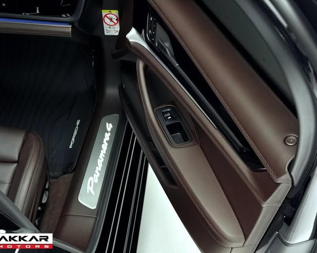PORSCHE PANAMERA 4 E-HYBRID - Imagem 6