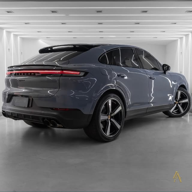 PORSCHE CAYENNE E-HYBRID COUPE - Imagem 2