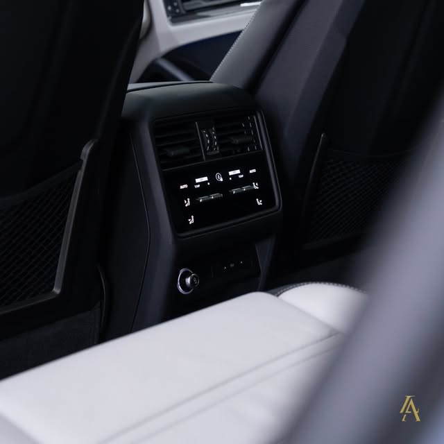 PORSCHE CAYENNE E-HYBRID COUPE - Imagem 13