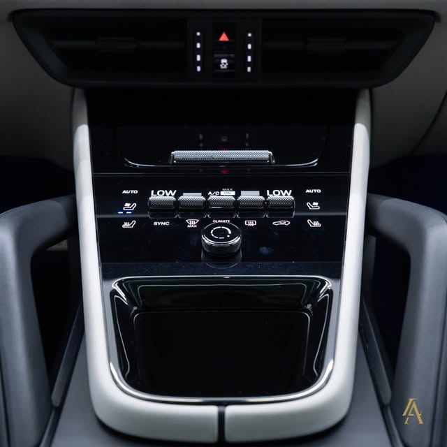 PORSCHE CAYENNE E-HYBRID COUPE - Imagem 14
