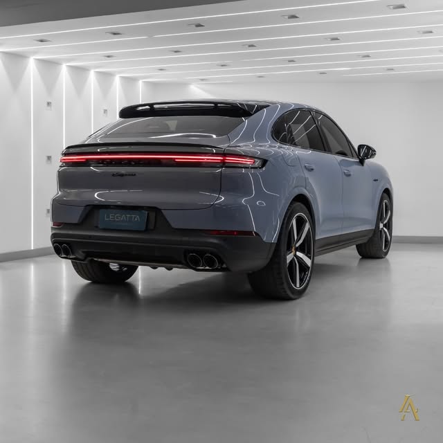 PORSCHE CAYENNE E-HYBRID COUPE - Imagem 4