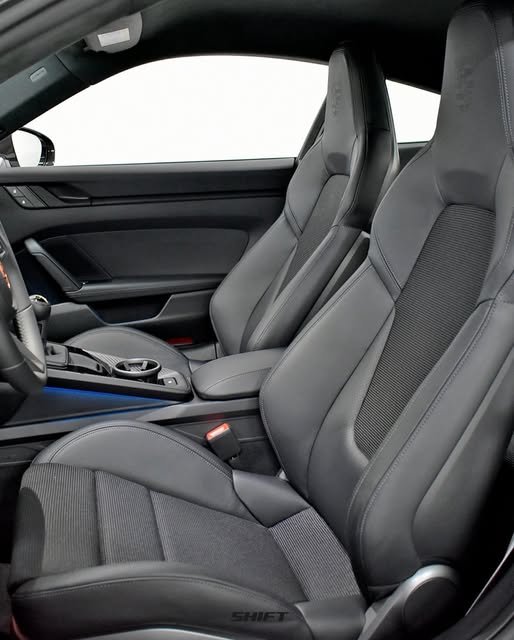 PORSCHE 911 GT3 TOURING - Imagem 7