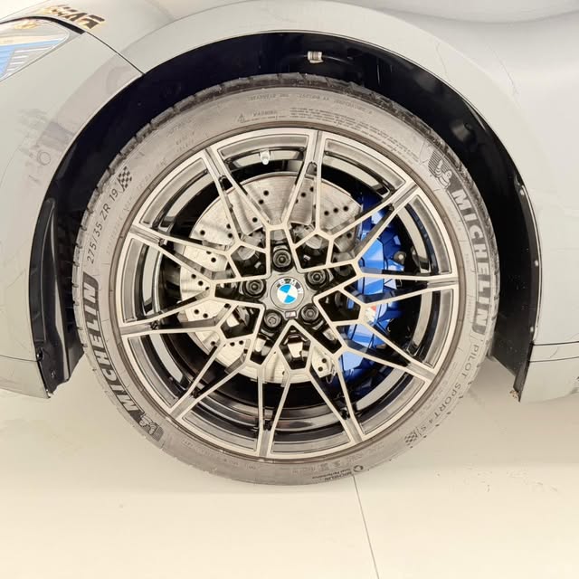 BMW M3 COMPETITION - Imagem 8