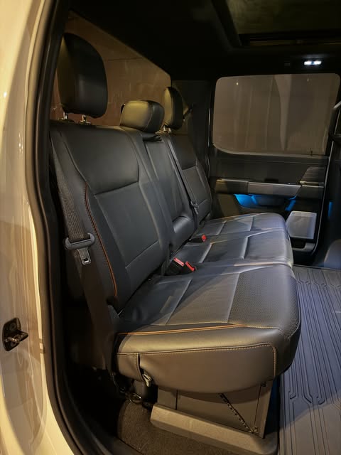FORD F-150 LARIAT FX4 - Imagem 11