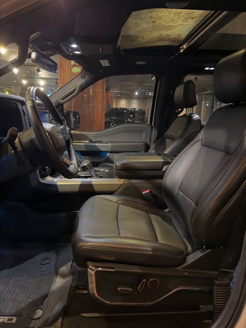FORD F-150 LARIAT FX4 - Imagem 17