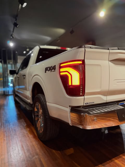 FORD F-150 LARIAT FX4 - Imagem 20