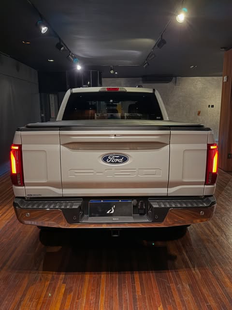 FORD F-150 LARIAT FX4 - Imagem 5