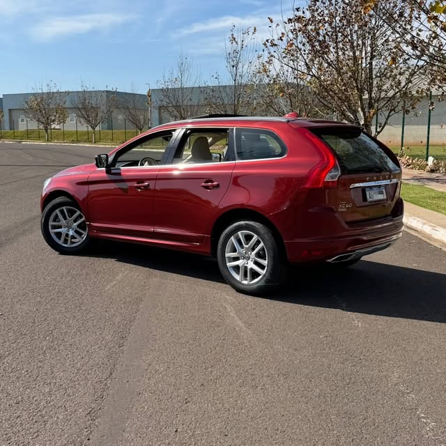 VOLVO XC60 MOMENTUM - Imagem 2