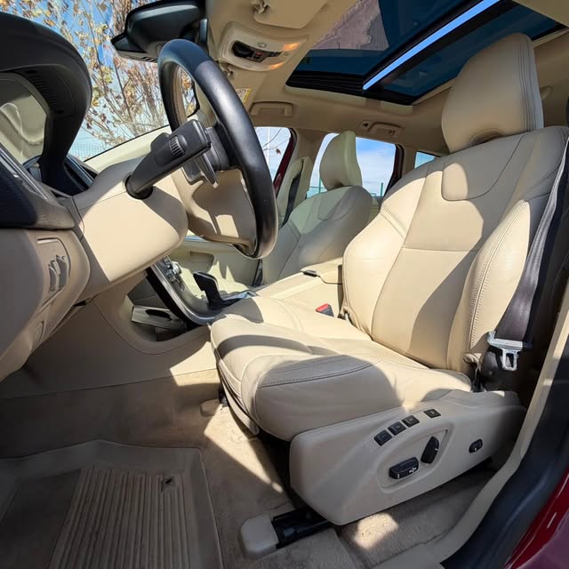 VOLVO XC60 MOMENTUM - Imagem 8