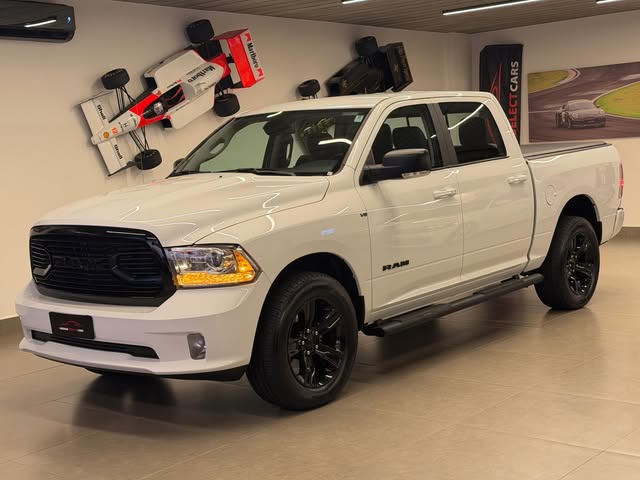 RAM 1500 CLASSIC LARAMIE NIGHT EDITION - Imagem 1
