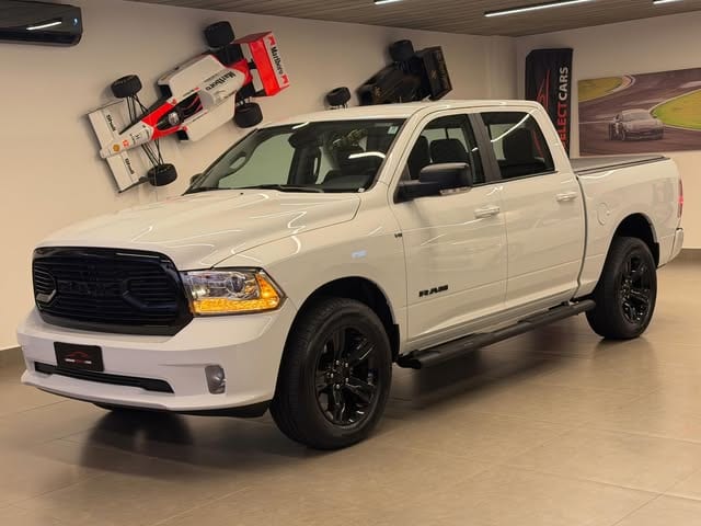 RAM 1500 CLASSIC LARAMIE NIGHT EDITION